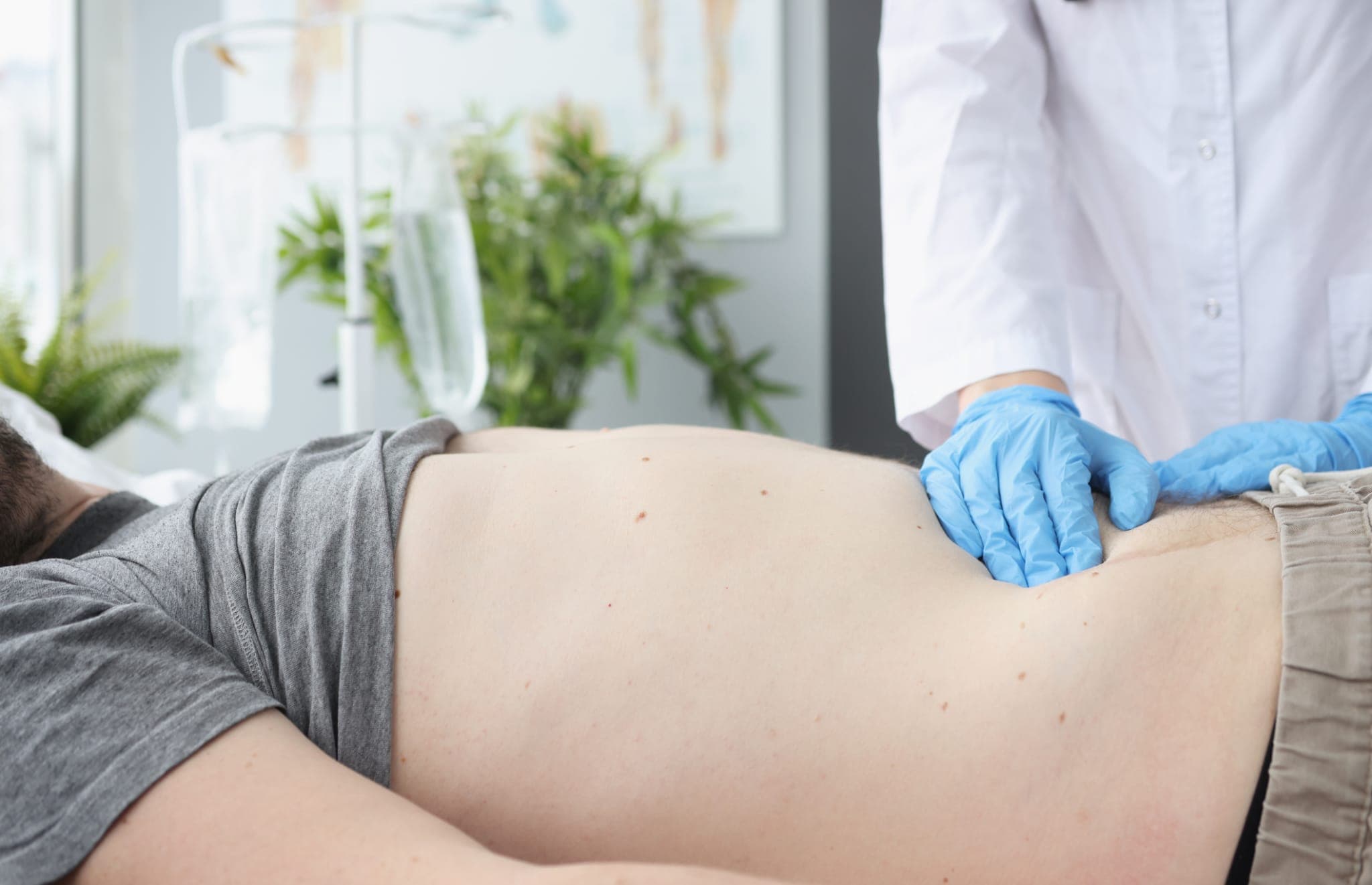 Patient mit akutem Bauchschmerz in der Hausarztpraxis – hätte der Tod verhindert werden können?