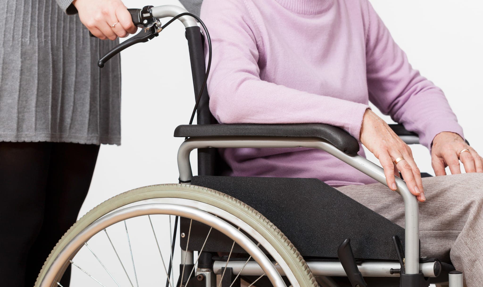 Paraplegie Frau im Rollstuhl
