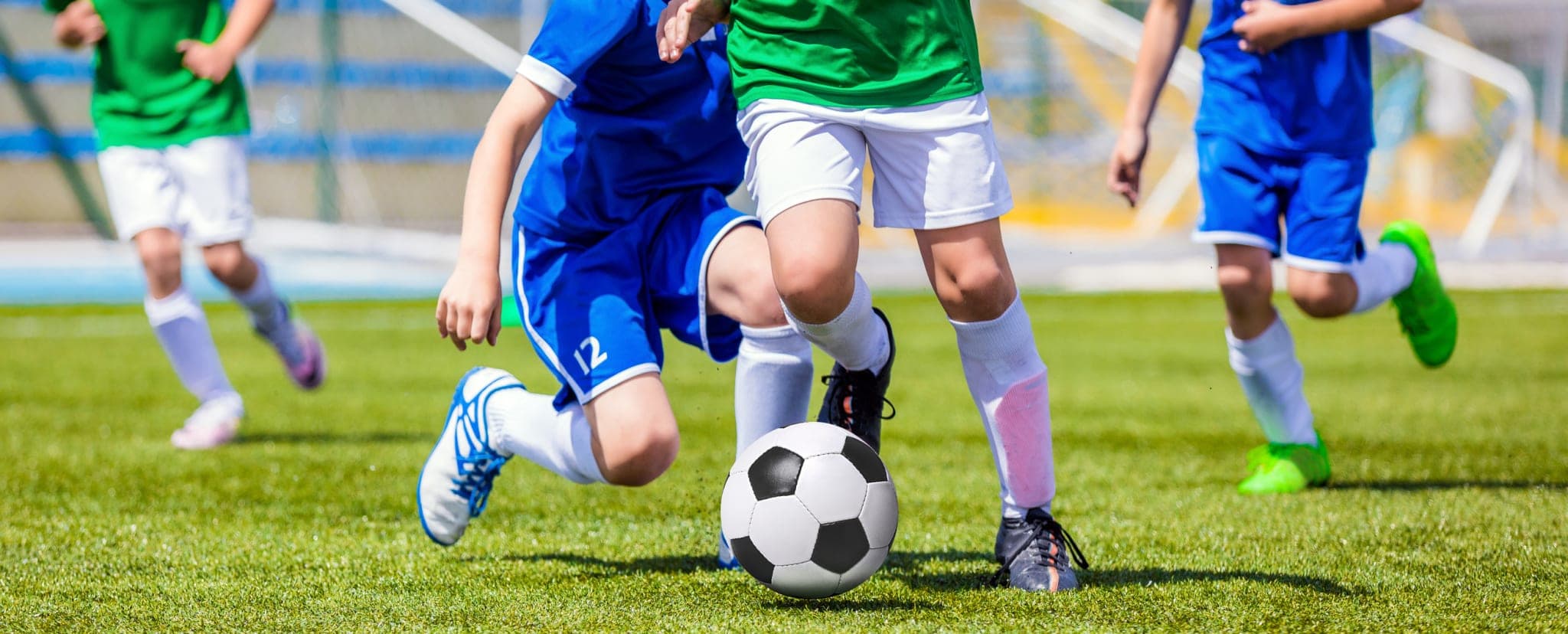 28-jähriger Fußballer klagt über Bauchschmerzen und Müdigkeit