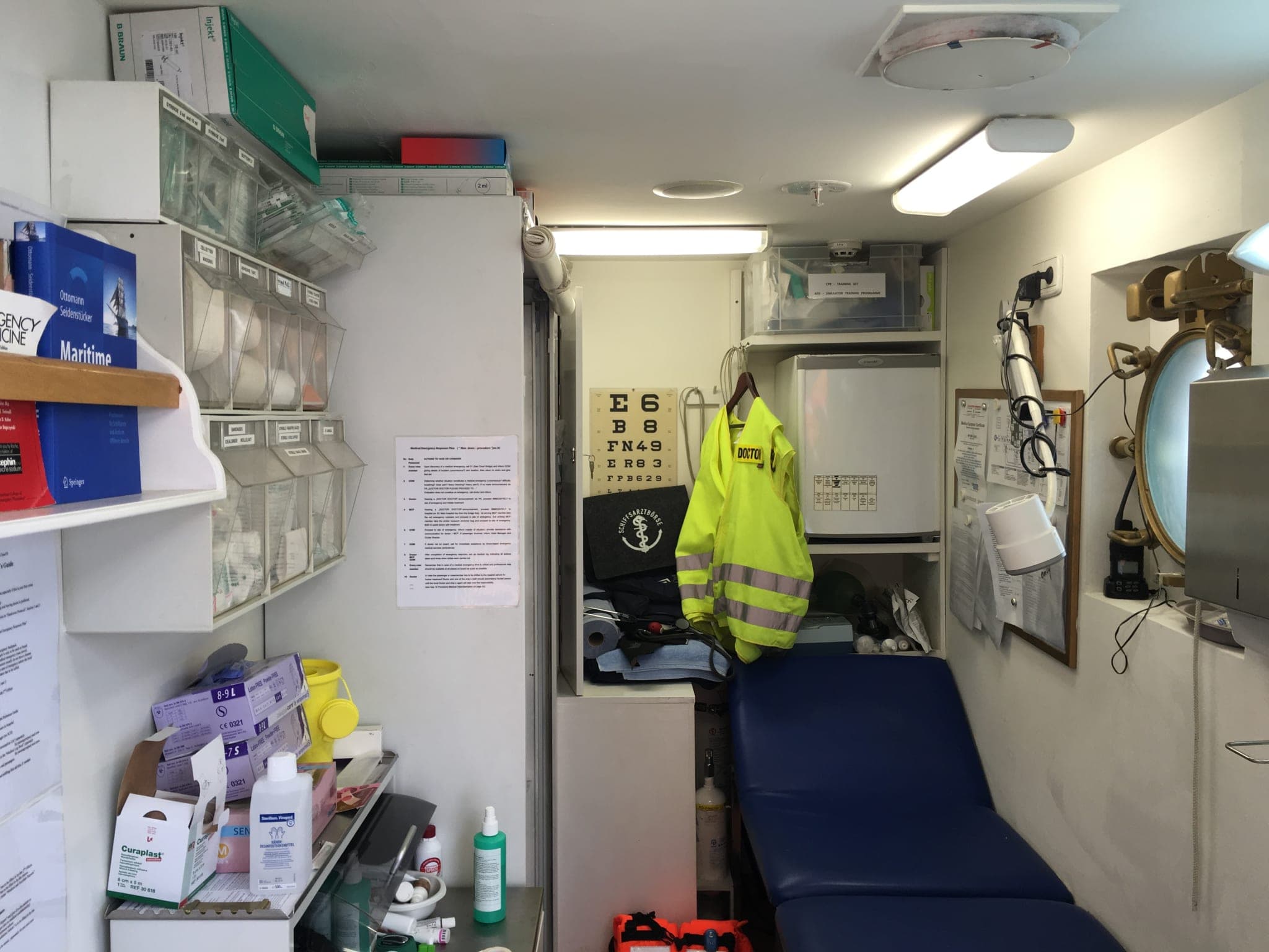 Mini-Bordhospital auf dem Segelkreuzfahrtschiff Seacloud